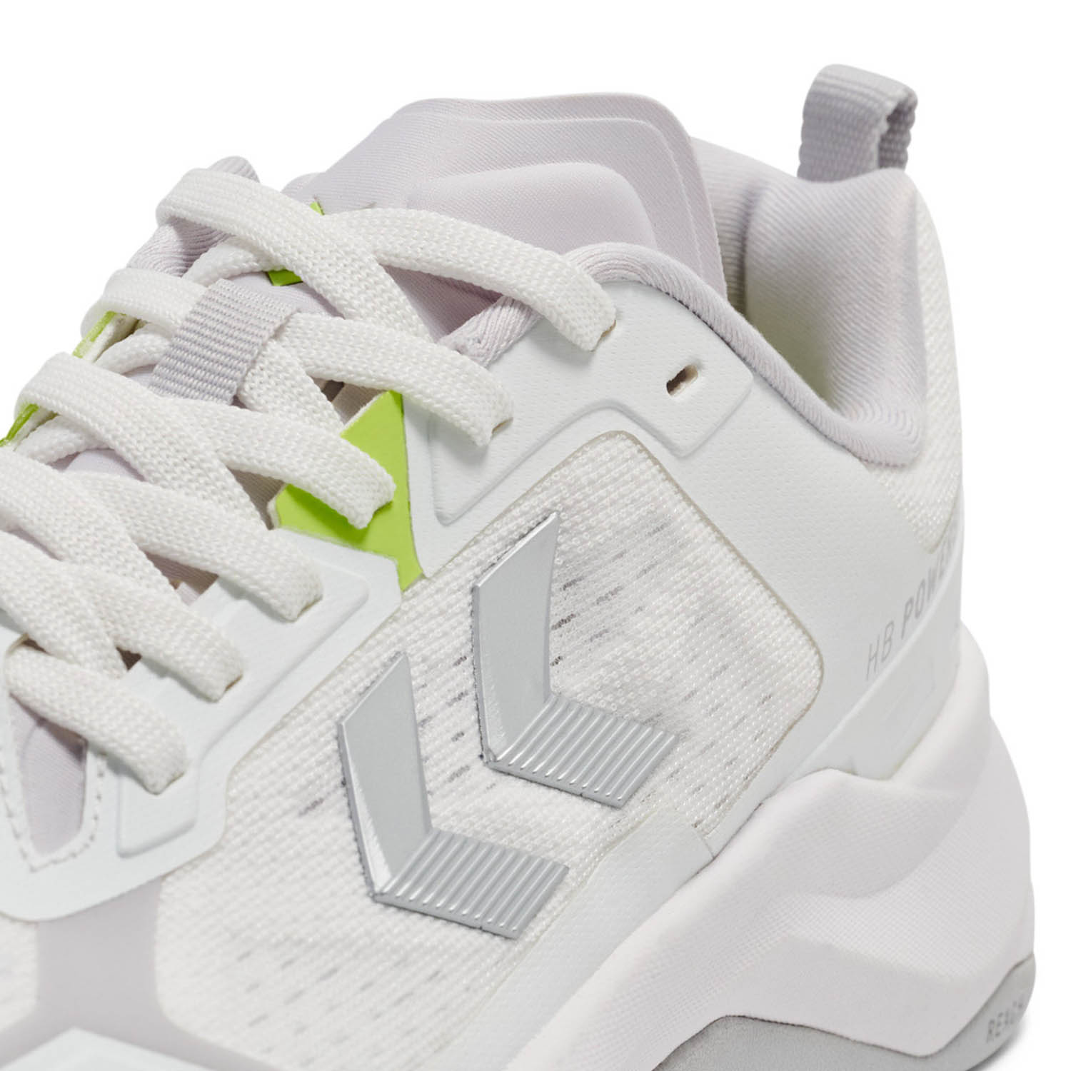【hummel】HBPOWERSTRIKEPRO　WHITE