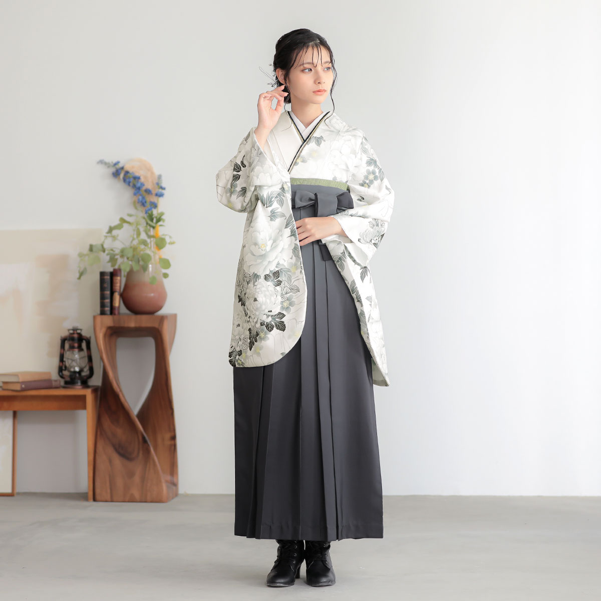  白　菊牡丹 レンタル 大学生袴 G1024