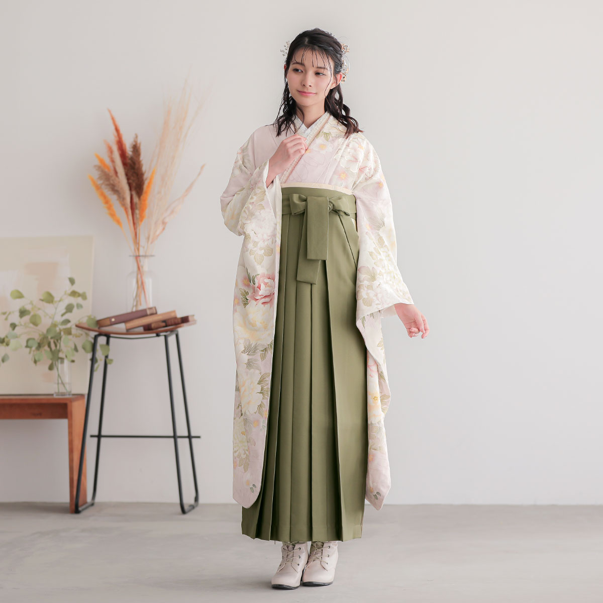  【SALE】 薄ピンク　菊に牡丹 レンタル 振袖袴 R2200