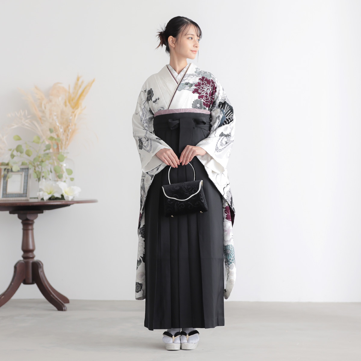 SACRA 白　牡丹に四季花 レンタル 振袖袴 R2194