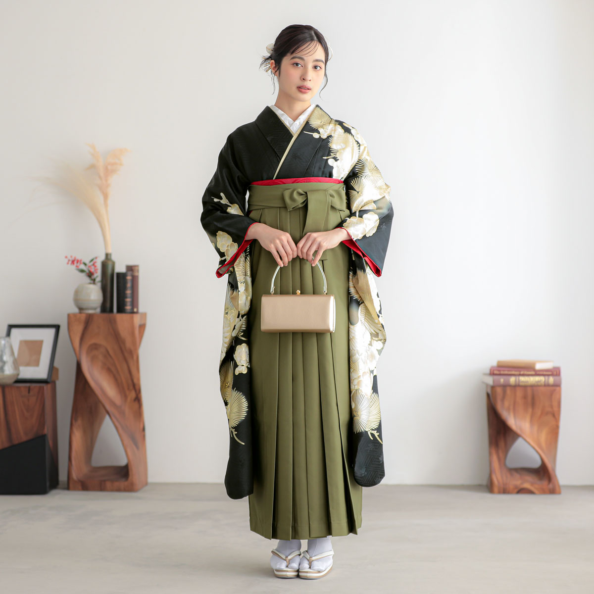  黒金　鶴に松梅 レンタル 振袖袴 R2131