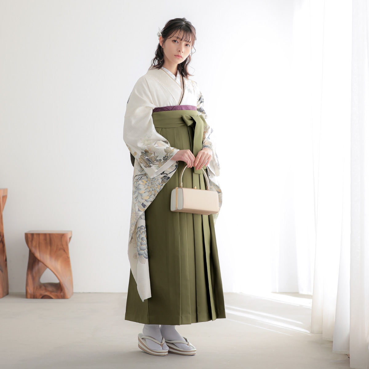 さくら 白　菊に蔦 レンタル 振袖袴 R2120