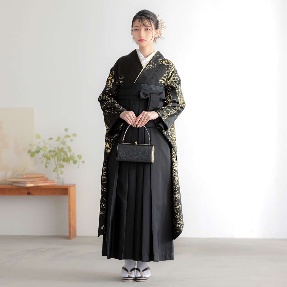 カランコエ 【SALE】 黒　金箔花薬玉熨斗 レンタル 振袖袴 R2118