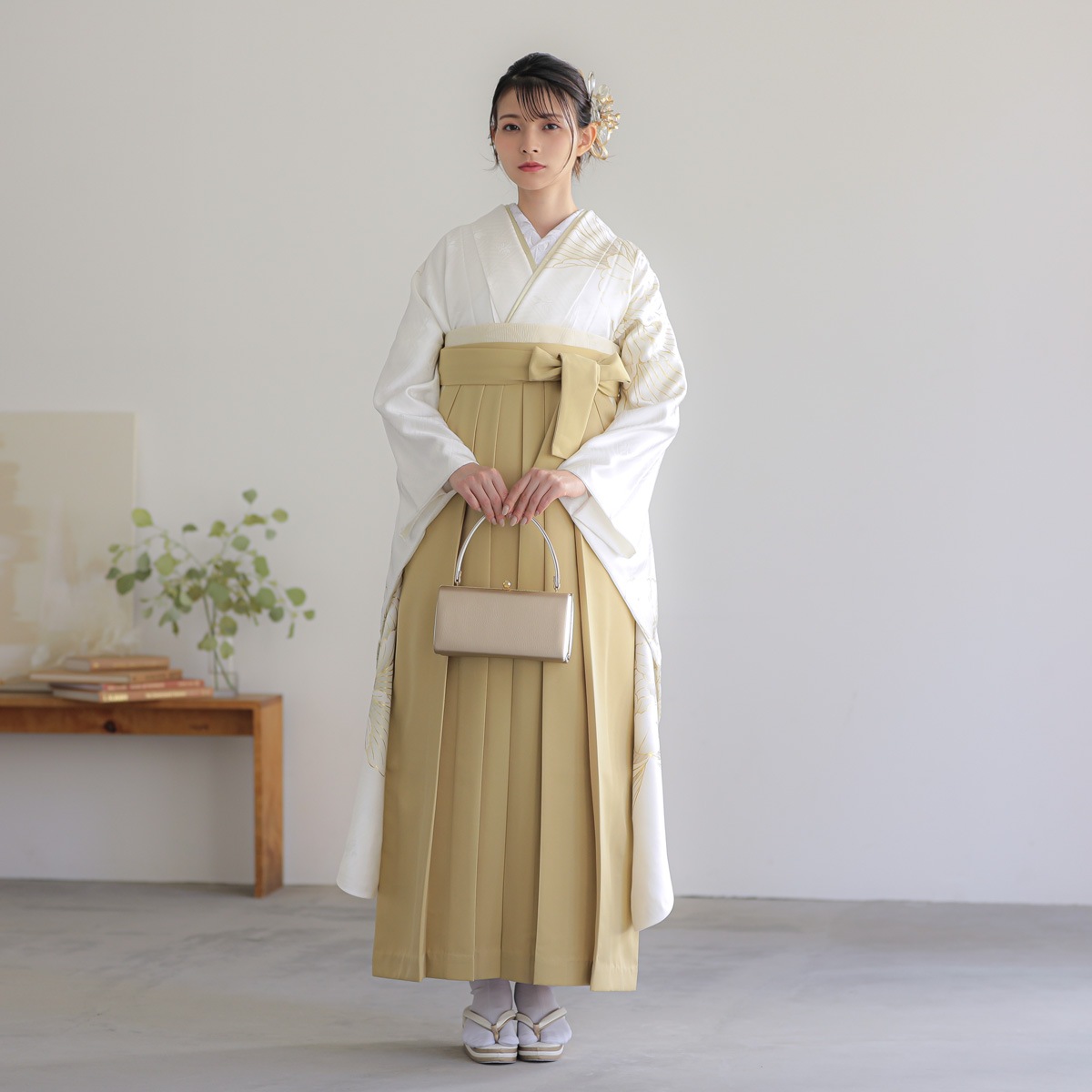 カランコエ 【SALE】 白　大輪牡丹 レンタル 振袖袴 R2117