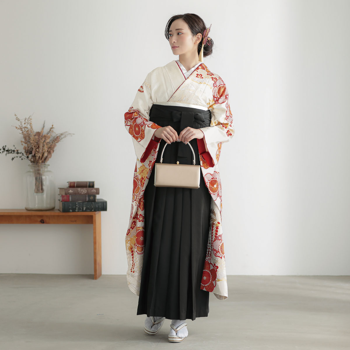  最高峰絞り染元「滝泰」白　疋田鹿の子絞り　紅梅に松竹 レンタル 振袖袴 R2107