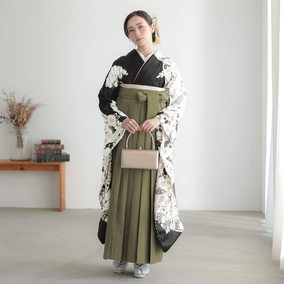  【SALE】 黒　道長取りに桜 レンタル 振袖袴 R2101