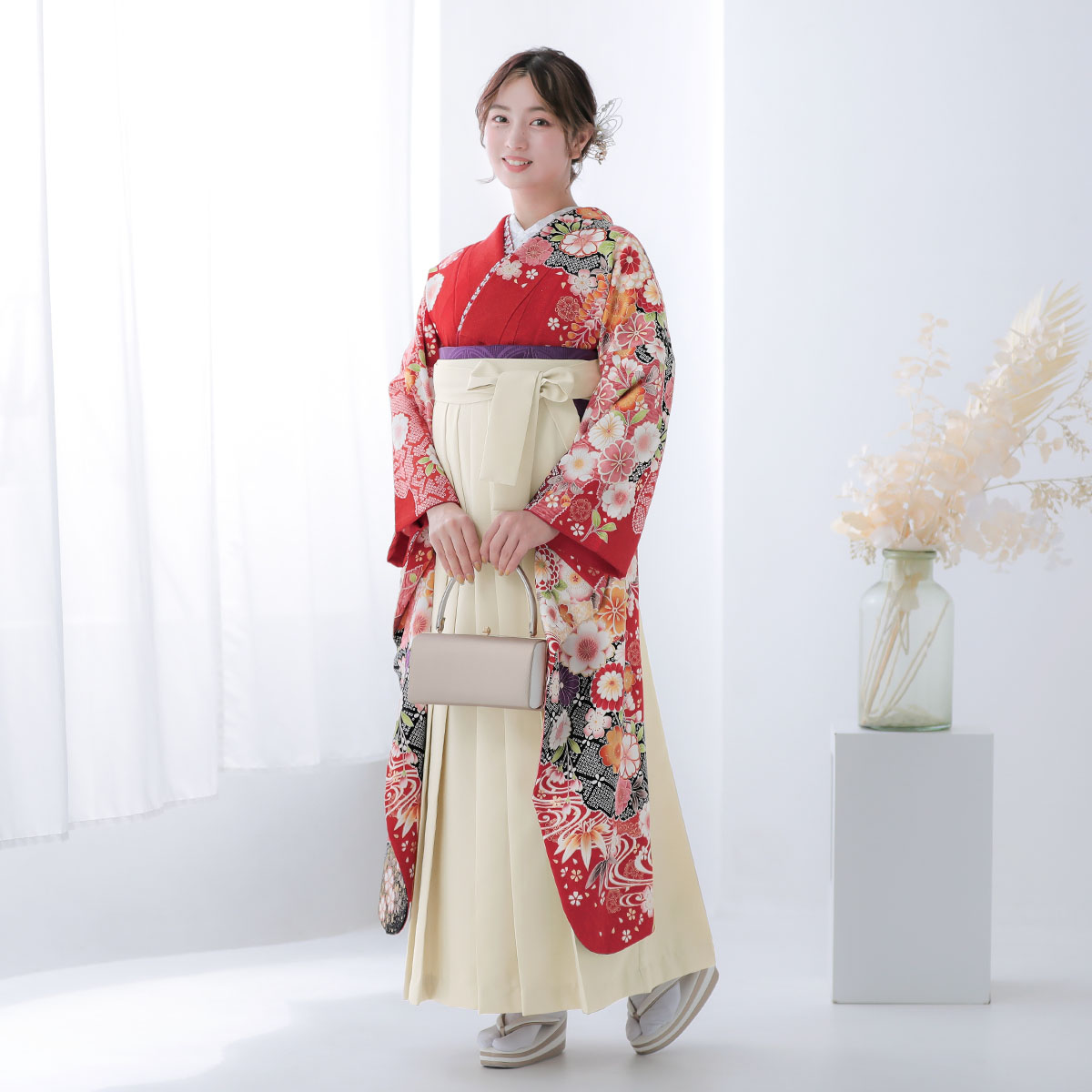  赤　毬に桜菊雪輪 絹  R1816 レンタル 振袖袴 R2097