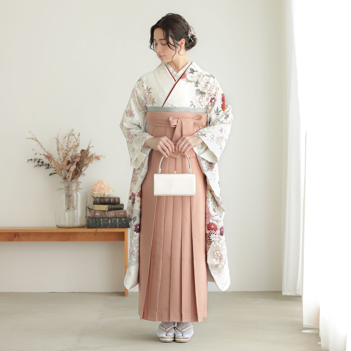  白　雲取り牡丹に花々 レンタル 振袖袴 R2082