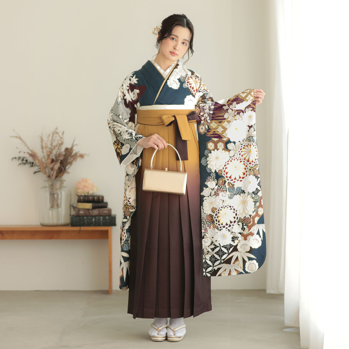  【SALE】 鉄紺　道長取りに手毬菊 レンタル 振袖袴 R2081