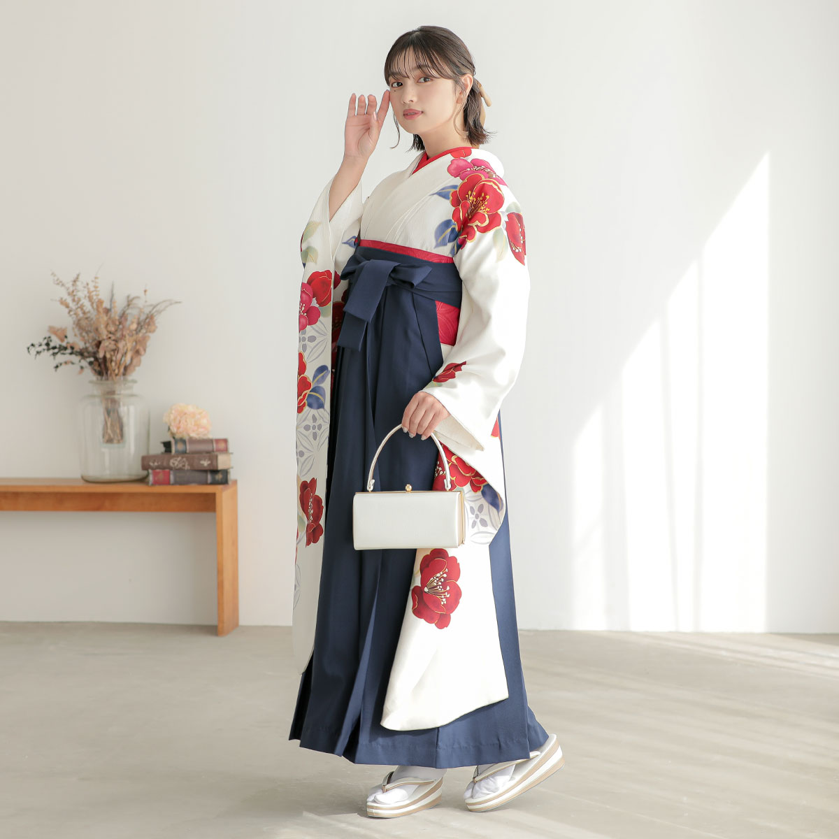  【SALE】 白　椿に七宝 レンタル 振袖袴 R2077