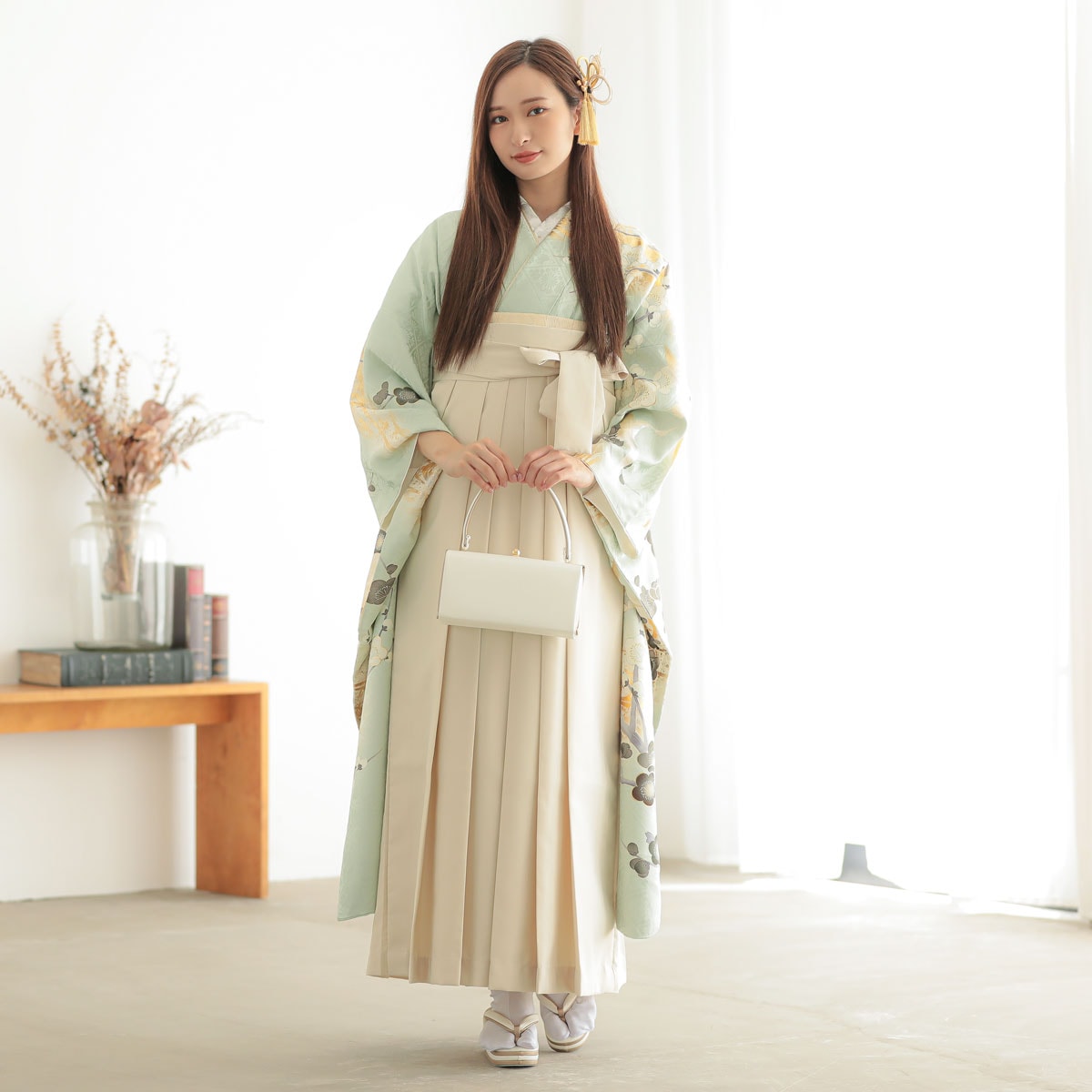  【SALE】 ペールグリーン　梅に翔鶴 レンタル 振袖袴 R2065