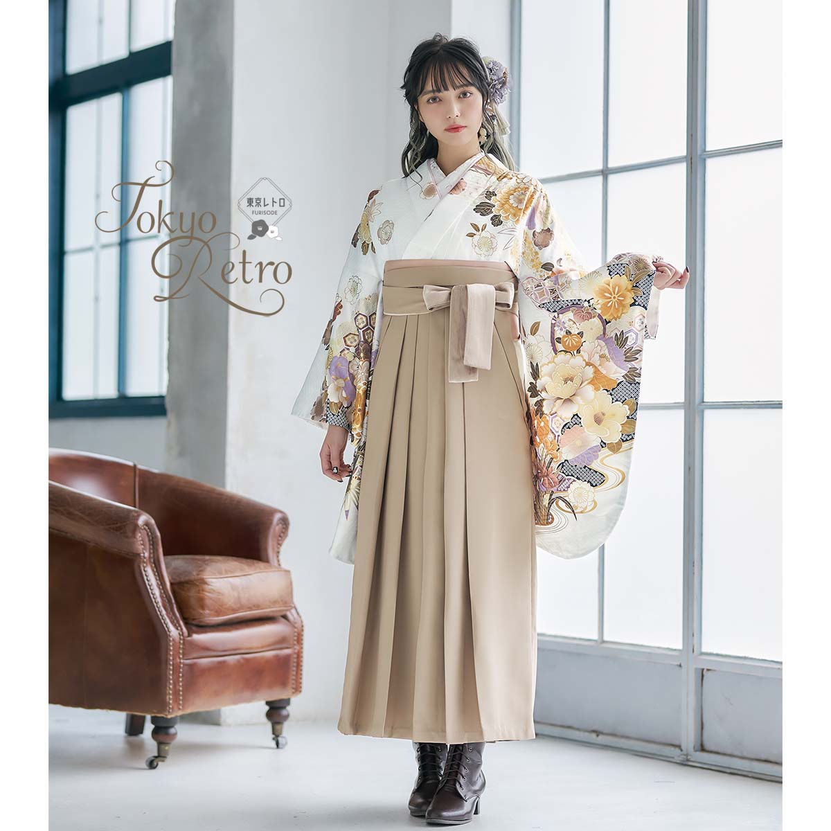 東京レトロ 白　流水雲取りに花々 レンタル 大学生袴 G999