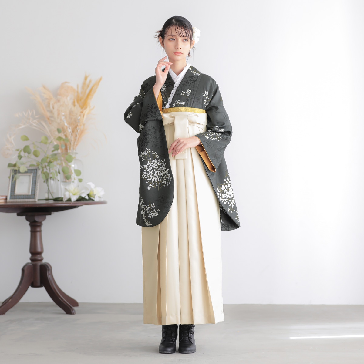  【SALE】 墨色　かすみ草に青海波 レンタル 大学生袴 G1027