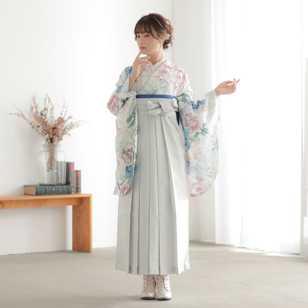  【SALE】 アイボリー　牡丹 レンタル 大学生袴 G984