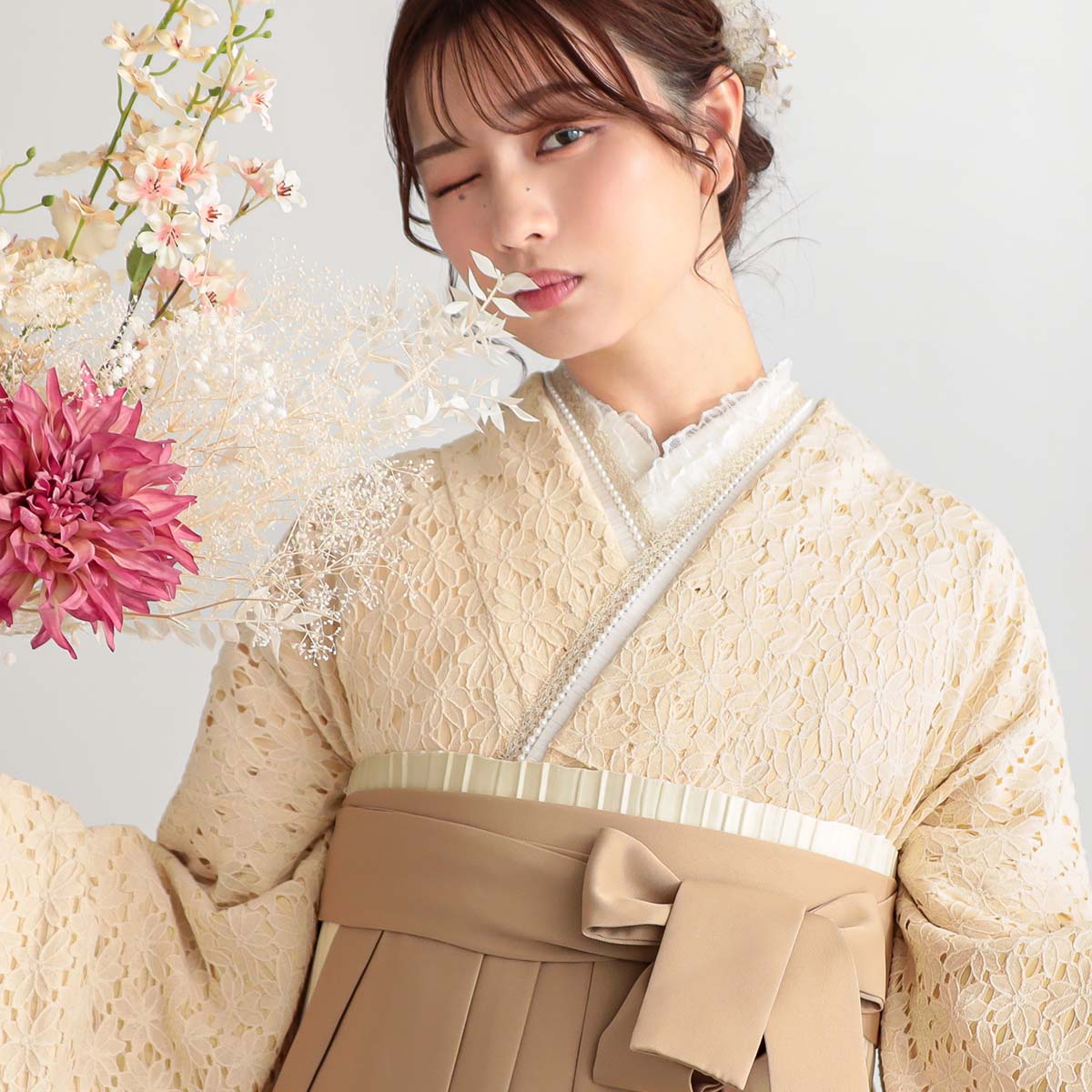 【SALE】 ベージュ　フラワー総レース レンタル 大学生袴 G944