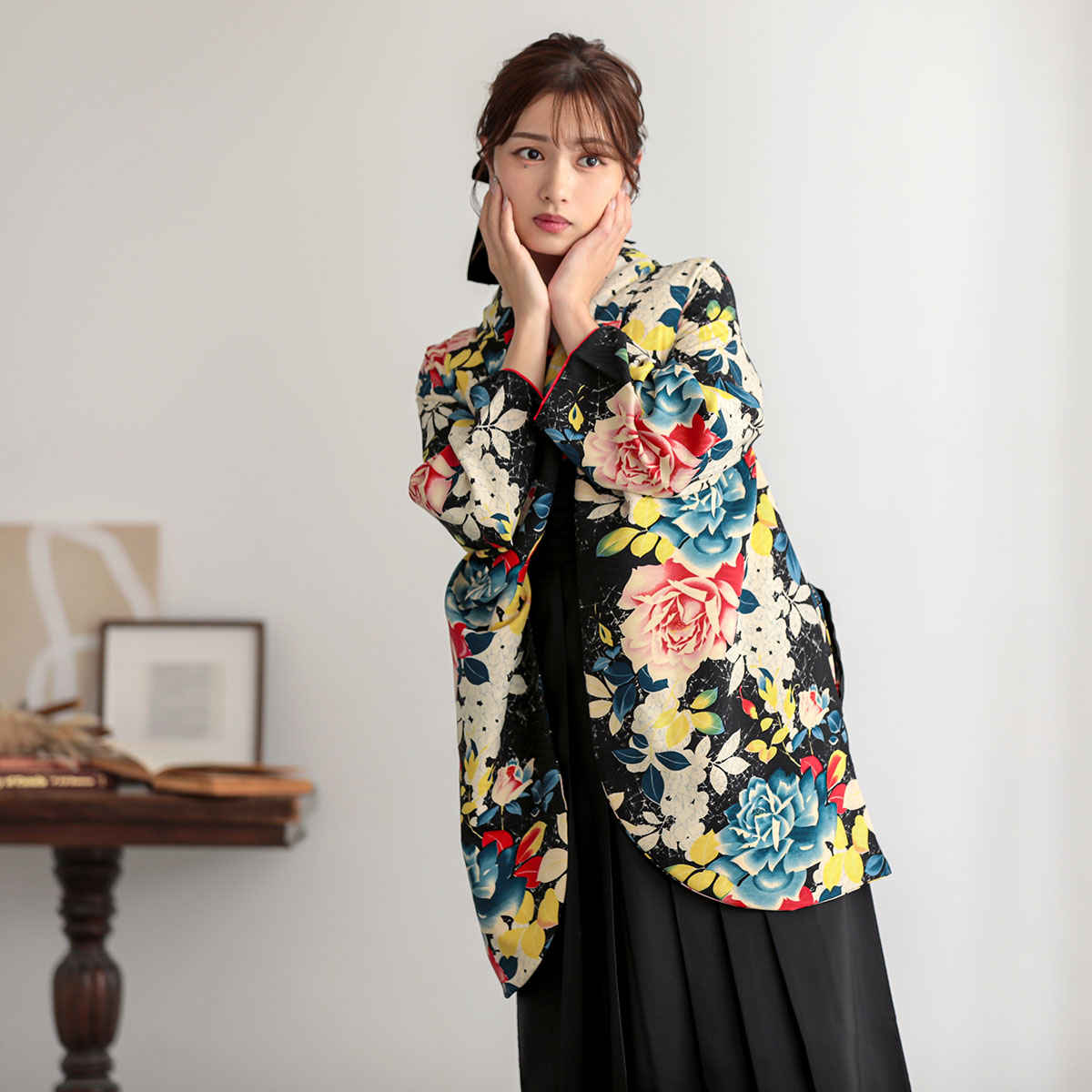 モダンアンテナ 【SALE】 黒　薔薇の花 レンタル 大学生袴 G883