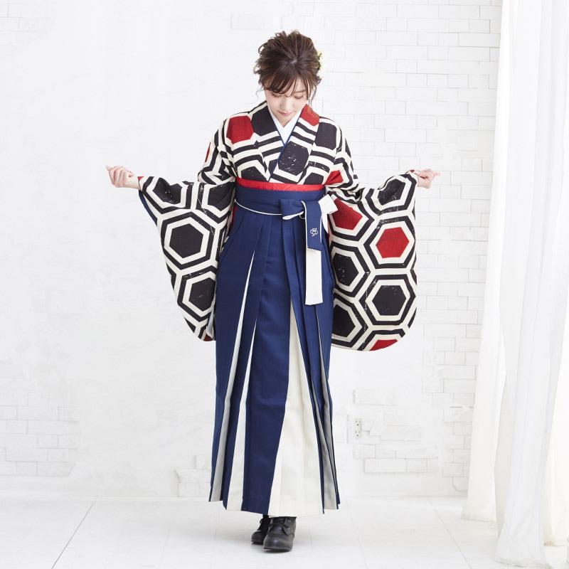 モダンアンテナ 【SALE】 クリーム　黒＆赤　亀甲 レンタル 大学生袴 G861