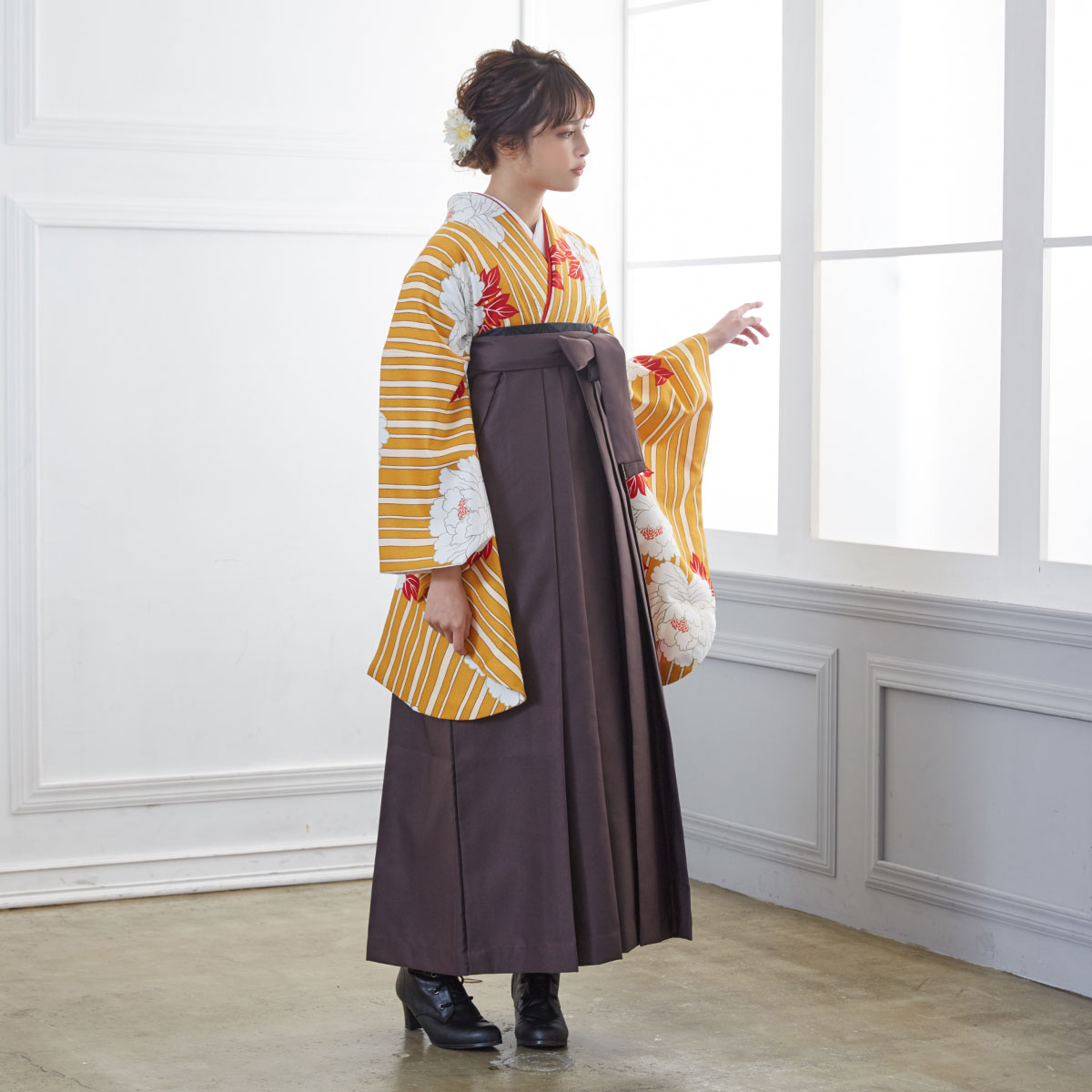  【SALE】 金茶　縦縞白牡丹 レンタル 大学生袴 G836