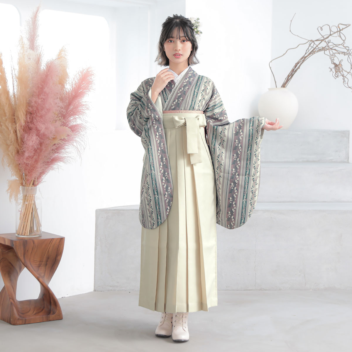  【訳あり】薄グレー×紅鼠　縞に鈴蘭 A356  G966 レンタル 大学生袴 G1019