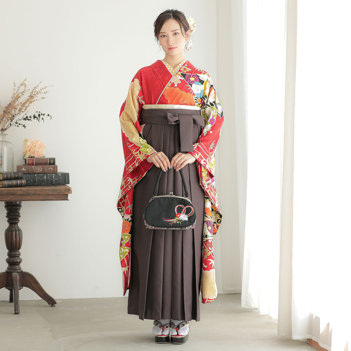  【SALE】 赤　雲取り松皮菱に花  絹 レンタル 振袖袴 R1851