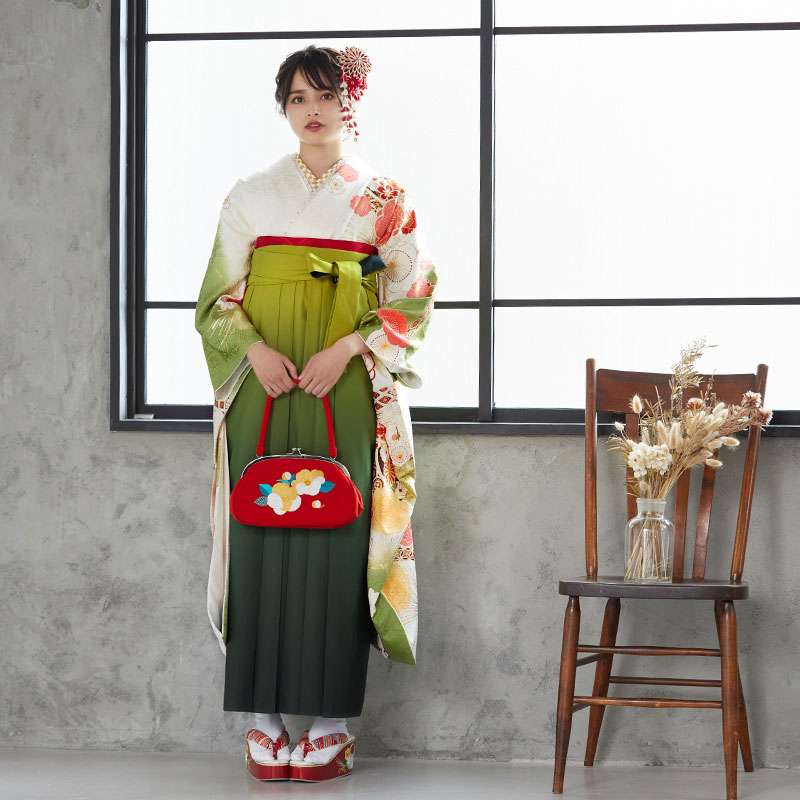 【SALE】 白×抹茶 毬と梅に楓 絹 レンタル 振袖袴 R1718