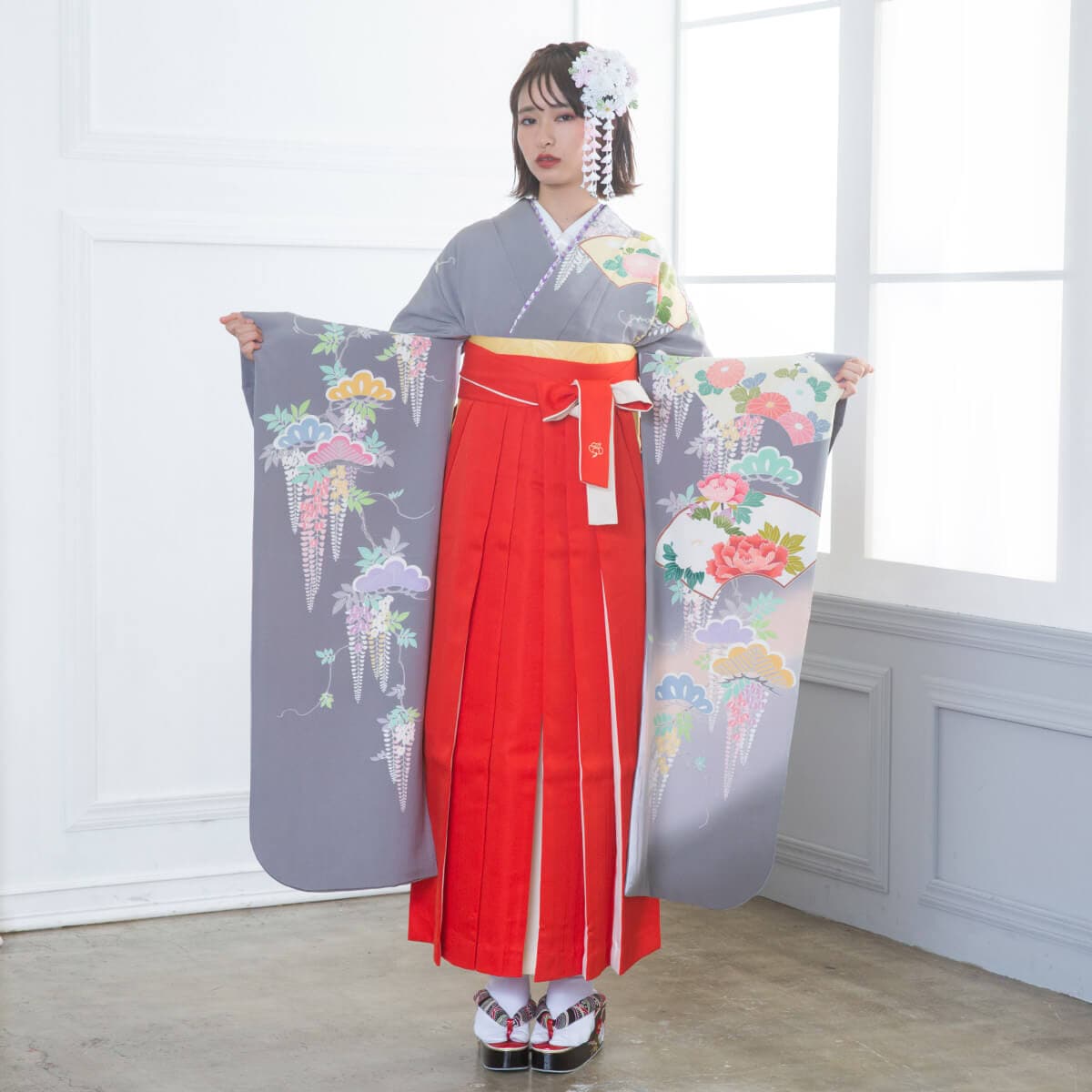  【SALE】 グレー 地紙に四季花  絹  宅  Web限定商品 レンタル 振袖袴 R788