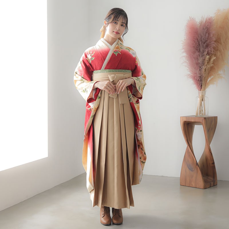  【SALE】 赤×クリーム　百合  絹 レンタル 振袖袴 R611