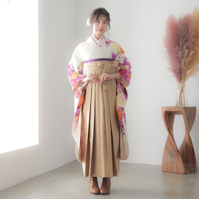  白　牡丹に枝垂桜  絹  宅  Web限定商品 レンタル 振袖袴 R1305