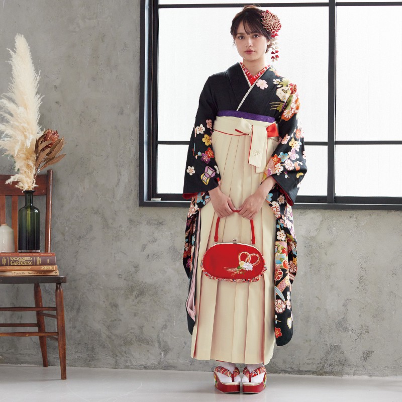  【SALE】 黒 吉祥貝桶に松竹梅  絹 レンタル 振袖袴 R1277