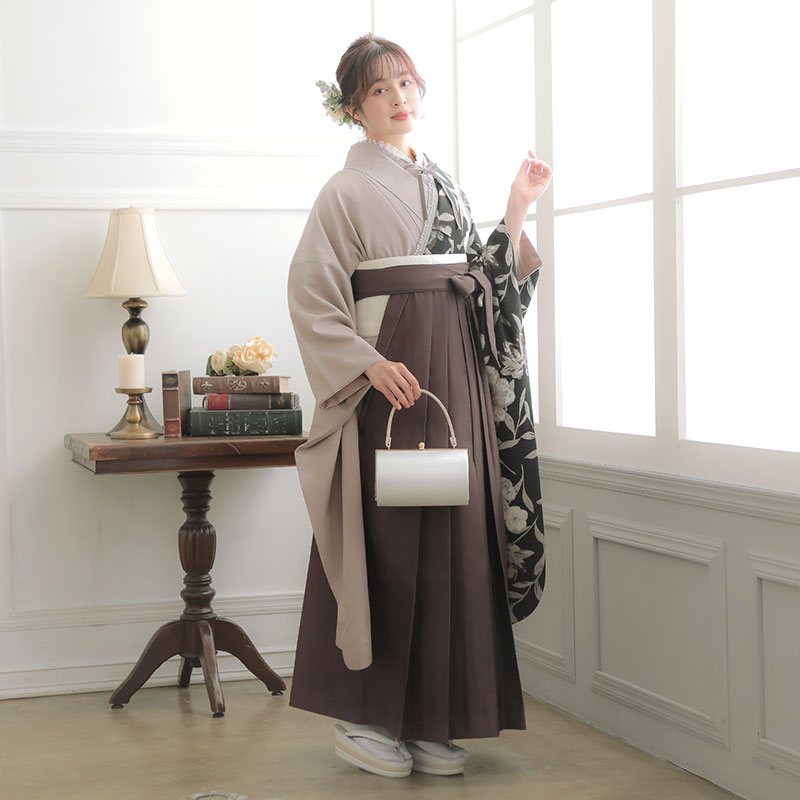 玉城ティナ×紅一点 【SALE】 玉城ティナ×紅一点　黒×藤グレー　白花 レンタル 振袖袴 R2030