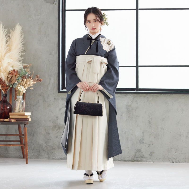 玉城ティナ×紅一点 【SALE】 玉城ティナ×紅一点 グレー 大輪薔薇 R2213 レンタル 振袖袴 R1947