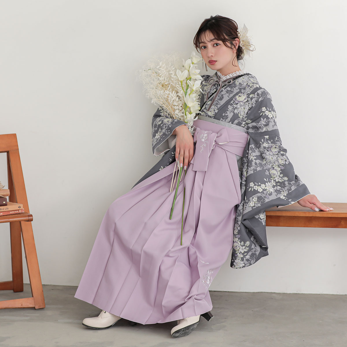 Kami Shibai 【SALE】 グレー　薔薇にストライプ レンタル 大学生袴 G976