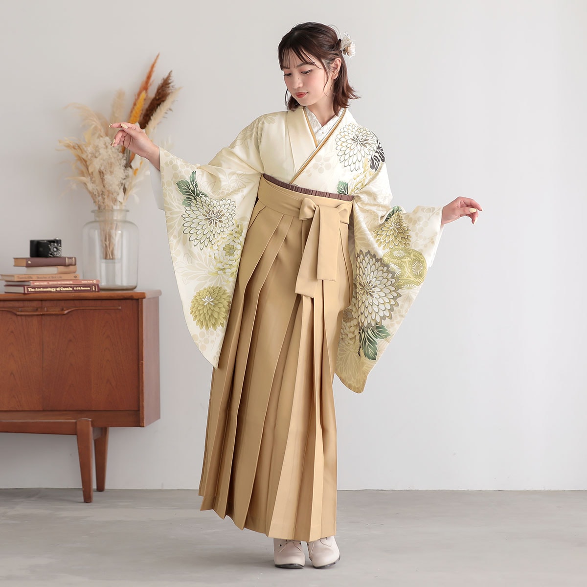 クリーム　菊に手毬 レンタル 大学生袴 G1063