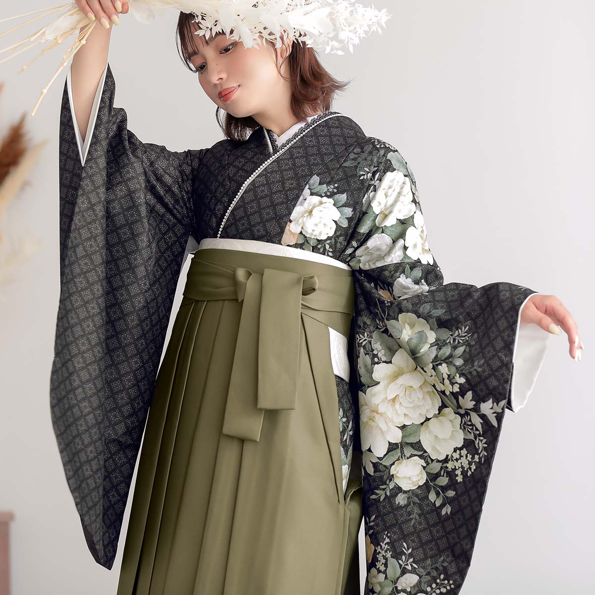  黒　モッコウバラにチェック模様 レンタル 大学生袴 G1044