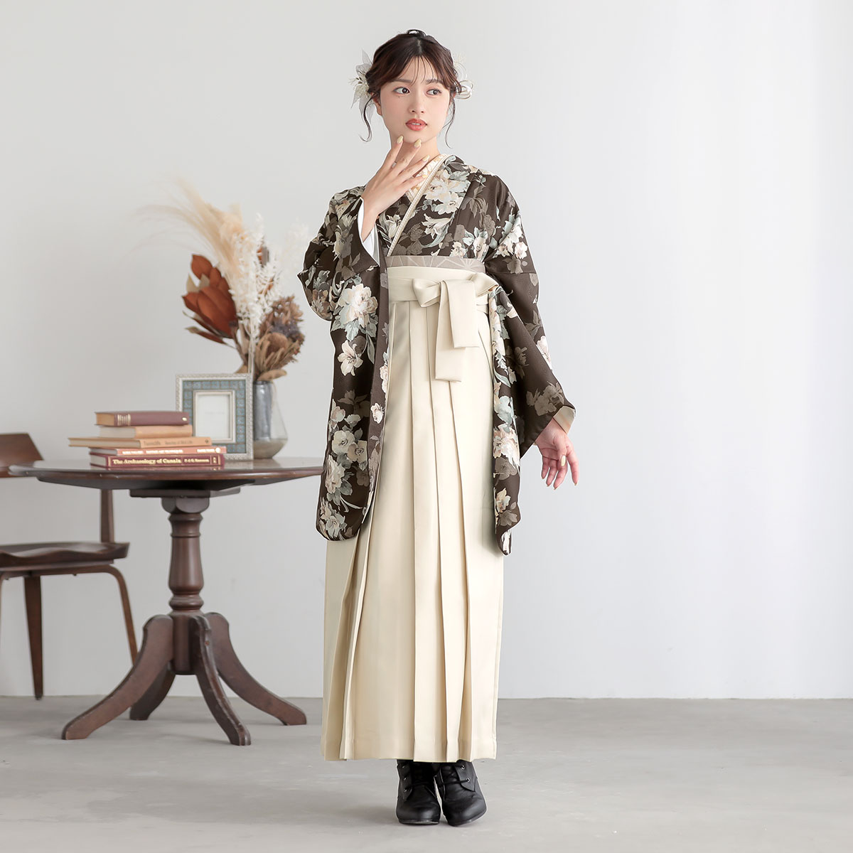  ダークブラウン　フラワー レンタル 大学生袴 G1046