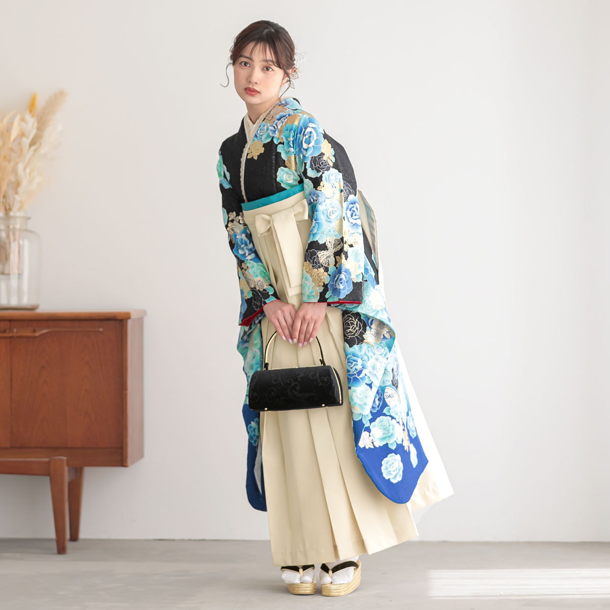  【SALE】 黒青　薔薇  絹  宅  Web限定商品 レンタル 振袖袴 R1189