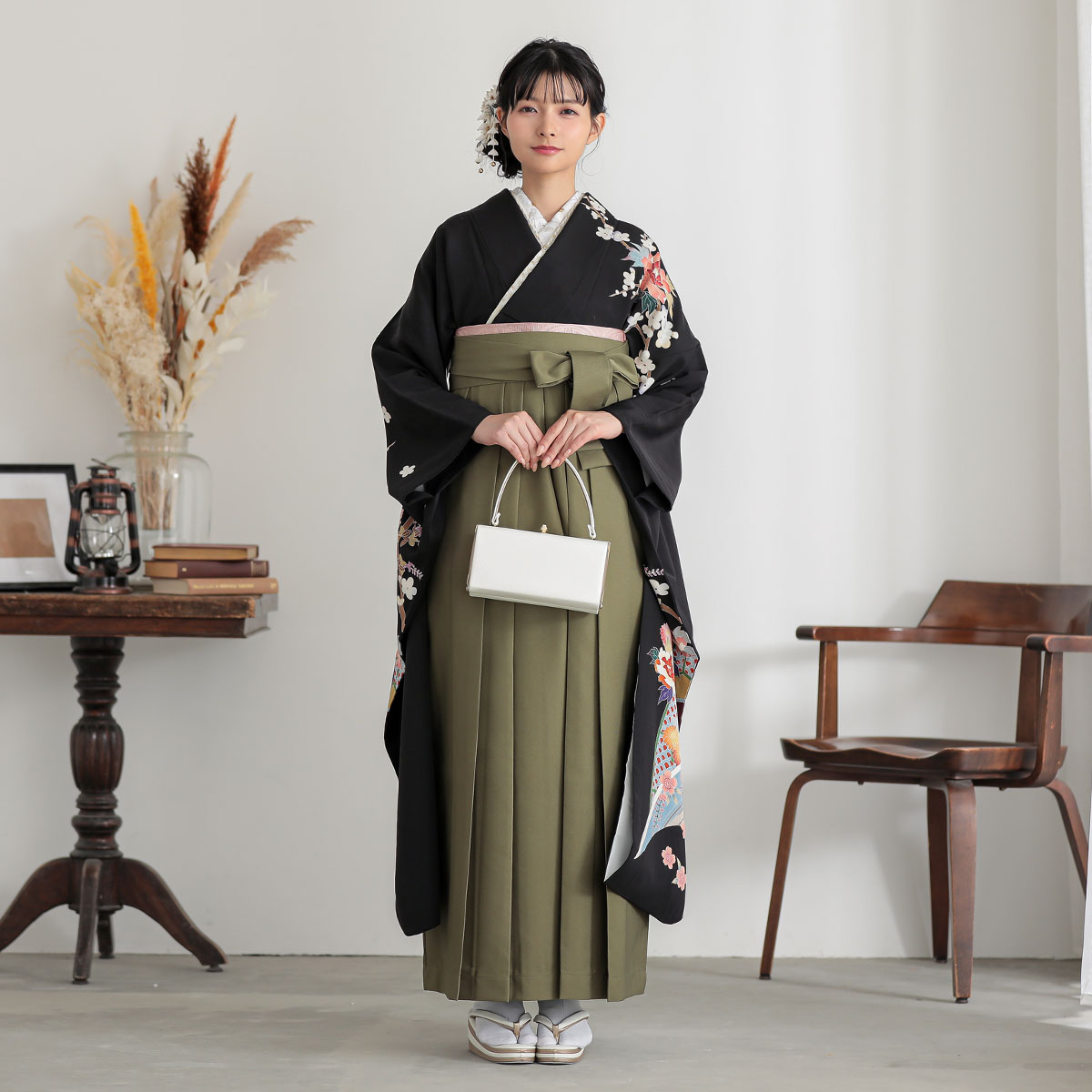  黒 源氏車に牡丹  絹  宅  Web限定商品 レンタル 振袖袴 R850