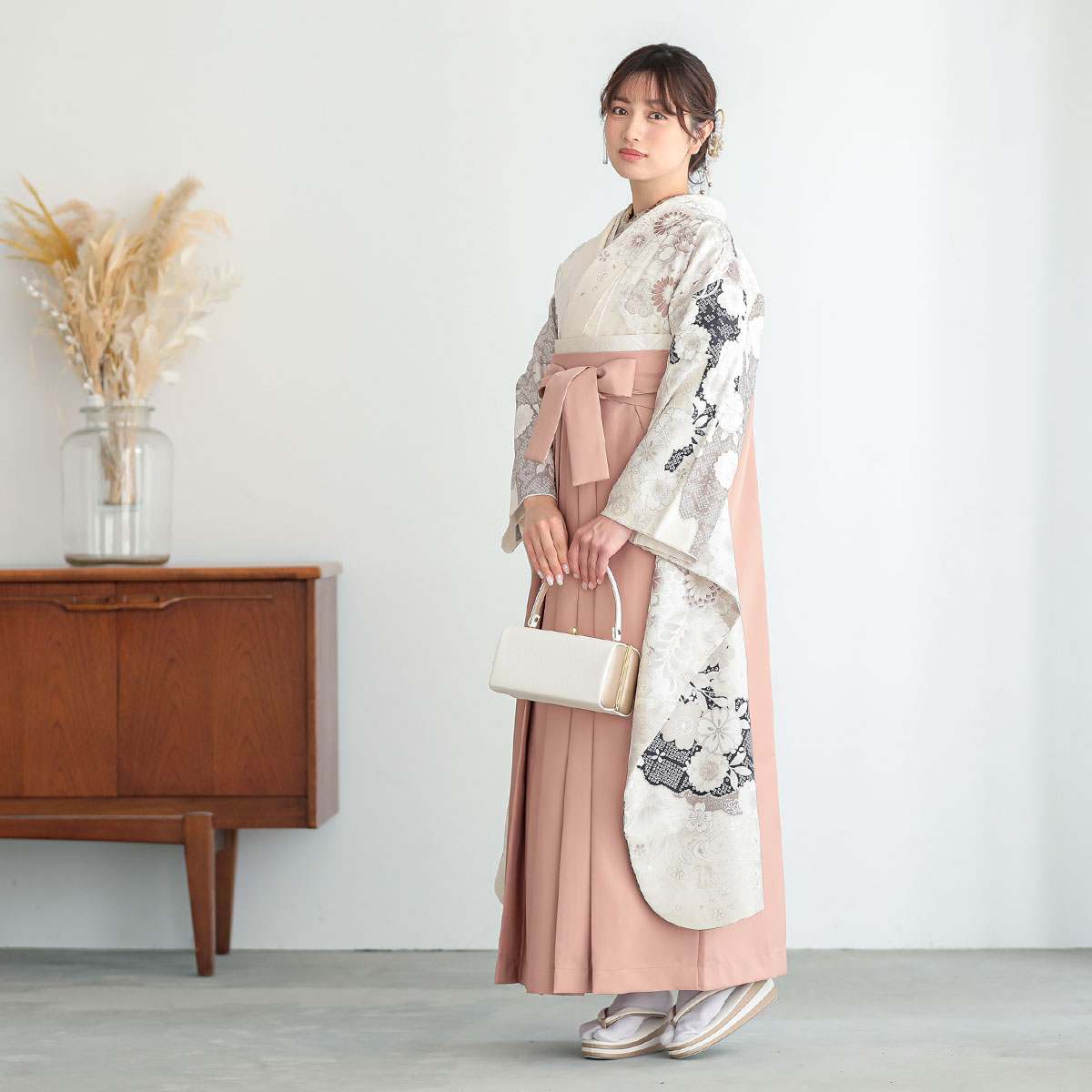  オフホワイト　檜扇に牡丹 レンタル 振袖袴 R2211