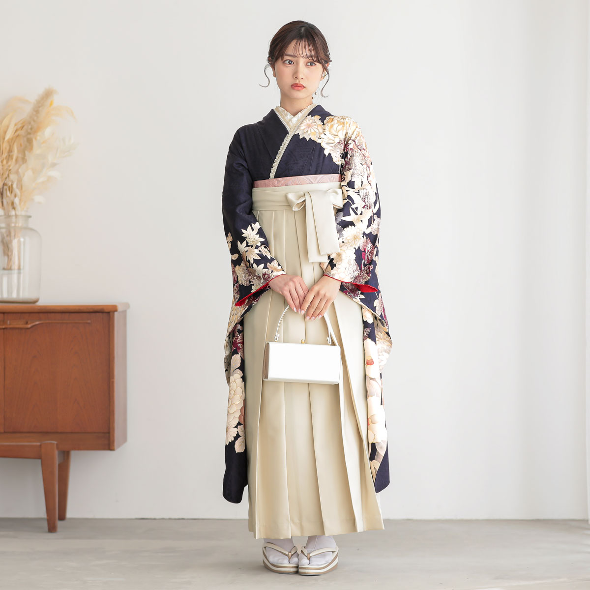 東京レトロ 濃紺　菊に蔦 レンタル 振袖袴 R2104