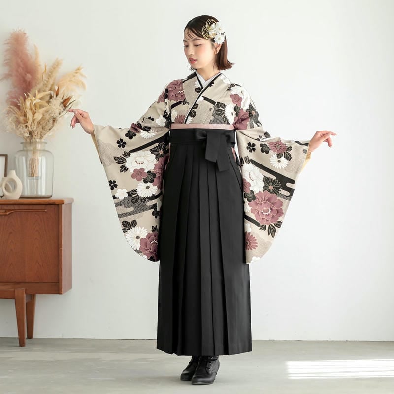  くすみベージュ　古典牡丹と菊 レンタル 大学生袴 G1056