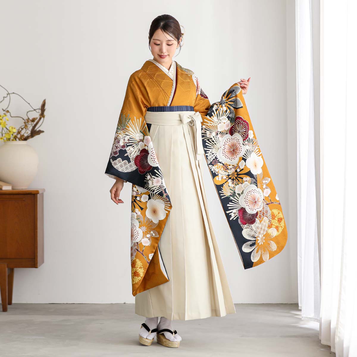 王林浪漫 金茶　梅に松 レンタル 振袖袴 R2219