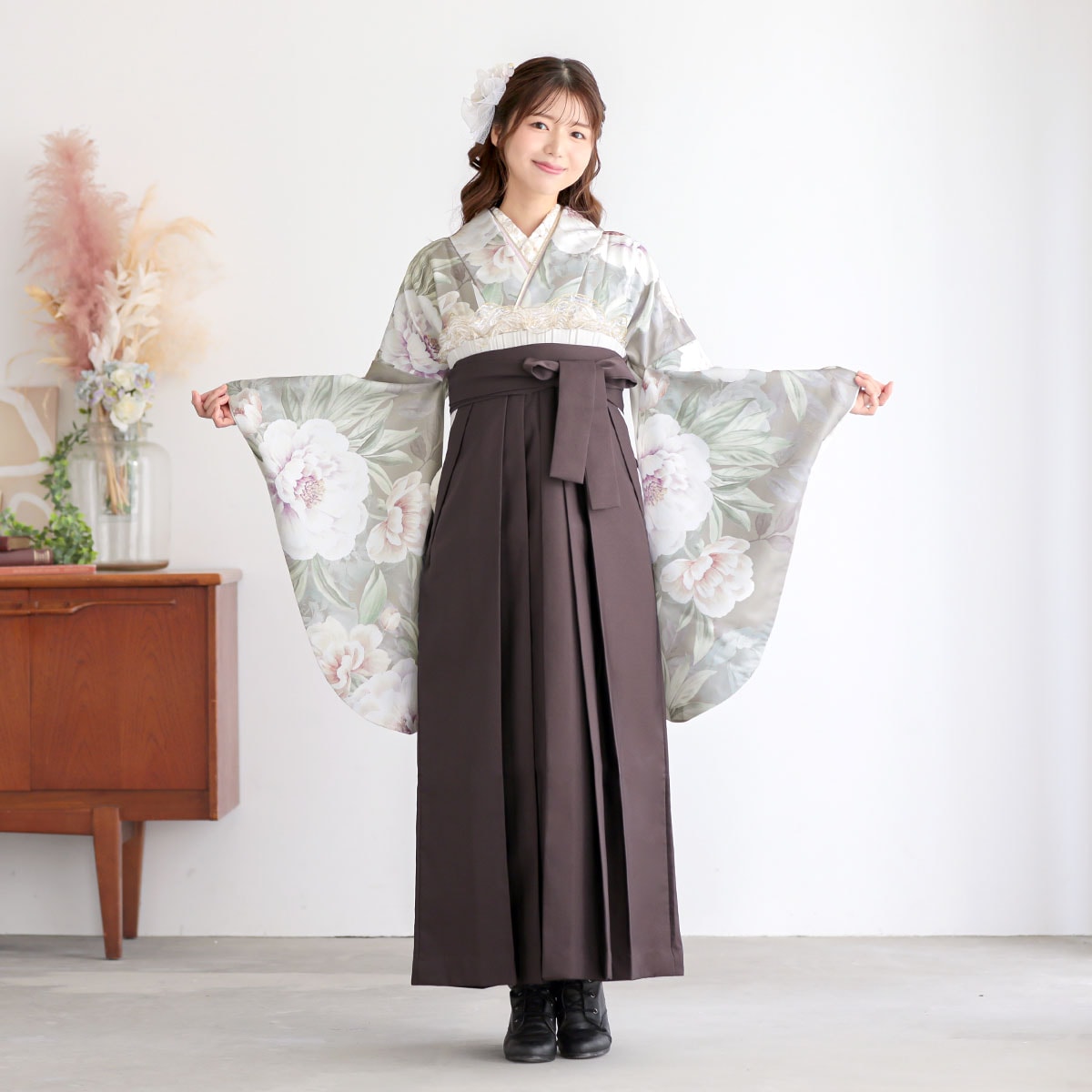 薄ベージュグレー　アネモネ レンタル 大学生袴 G1072