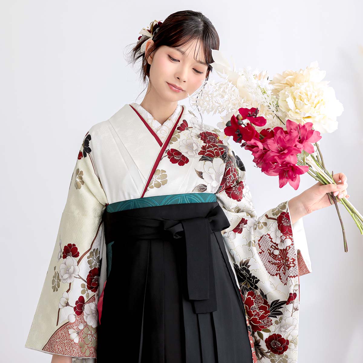 SACRA 白　菊牡丹に桜　雪輪 レンタル 振袖袴 R2235