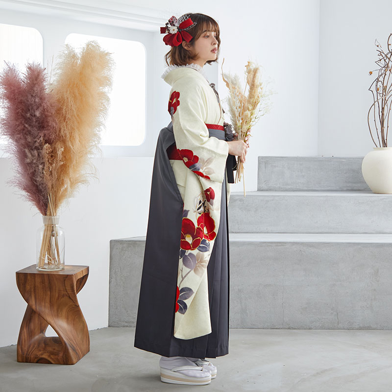 Vサンク クリーム　赤椿に花丸文 レンタル 振袖袴 R1987