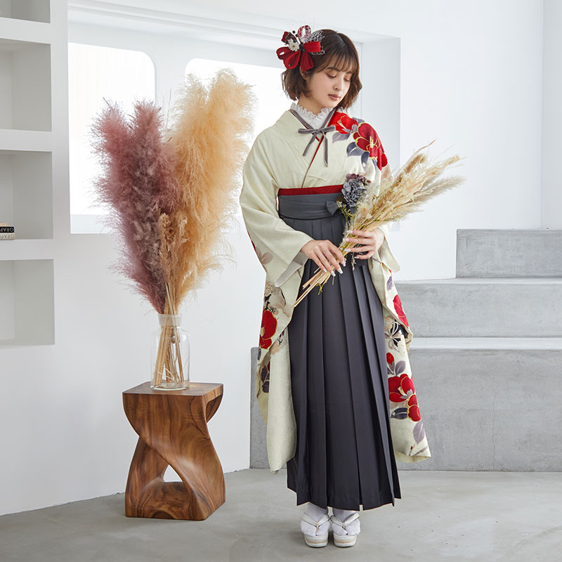 Vサンク クリーム　赤椿に花丸文 レンタル 振袖袴 R1987