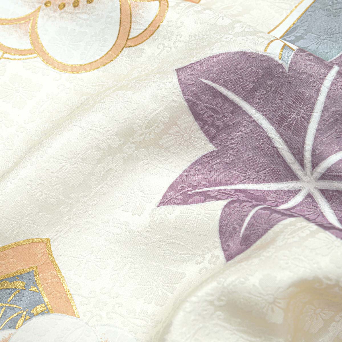  オフホワイト　梅に楓と手毬 レンタル 振袖袴 R2127