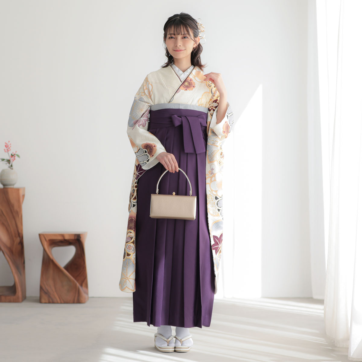  オフホワイト　梅に楓と手毬 レンタル 振袖袴 R2127