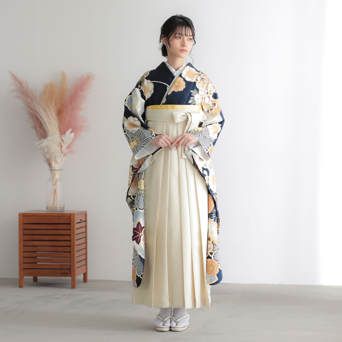  紺　梅と牡丹に鈴と手毬 レンタル 振袖袴 R2126