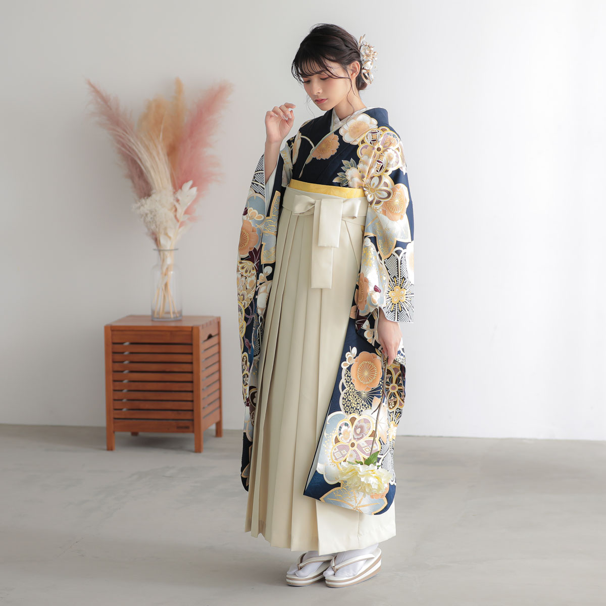  紺　梅と牡丹に鈴と手毬 レンタル 振袖袴 R2126