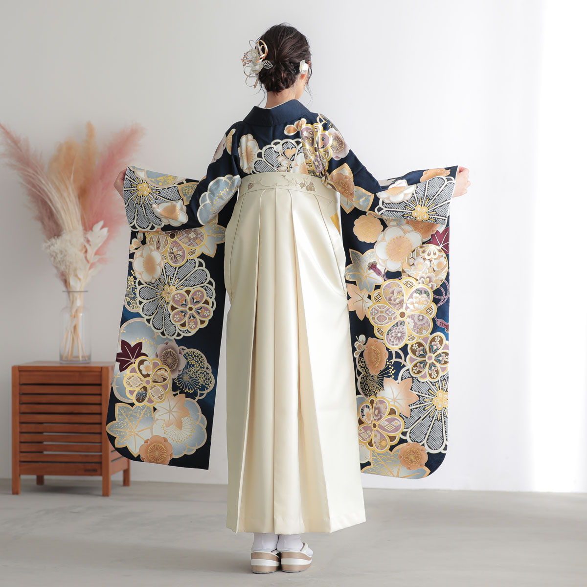  紺　梅と牡丹に鈴と手毬 レンタル 振袖袴 R2126